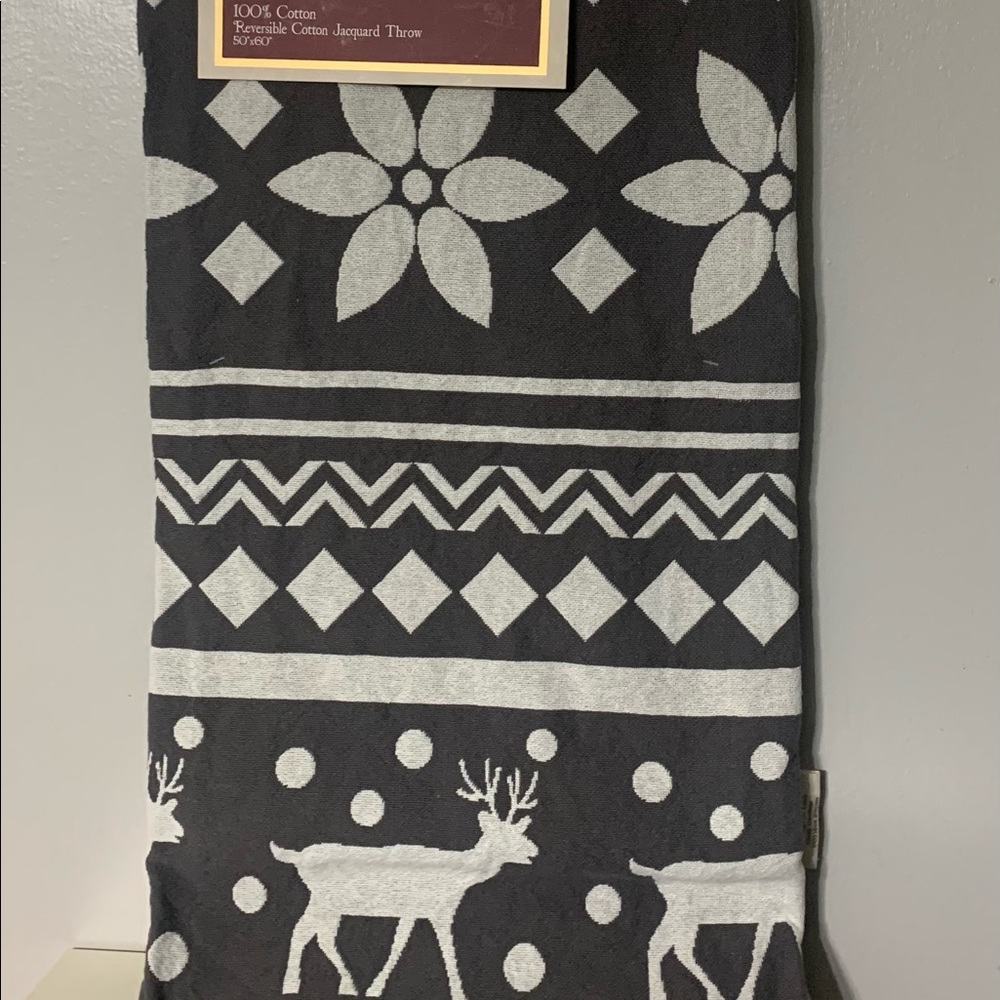 Artisan 34 throw, NWT